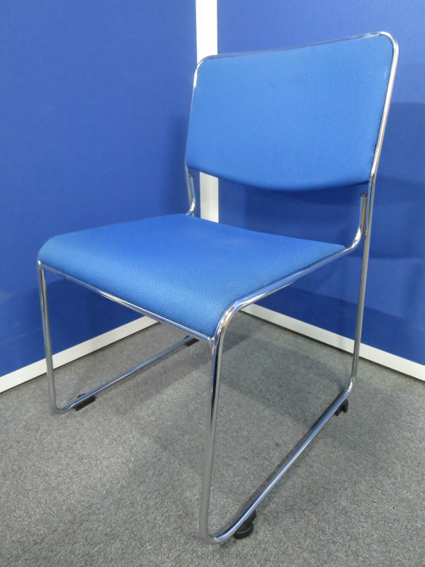 【15脚纏めて入荷！】ミーティングスペースには必須な商品【鮮やかなブルー色！】
                        
                                    中古
            