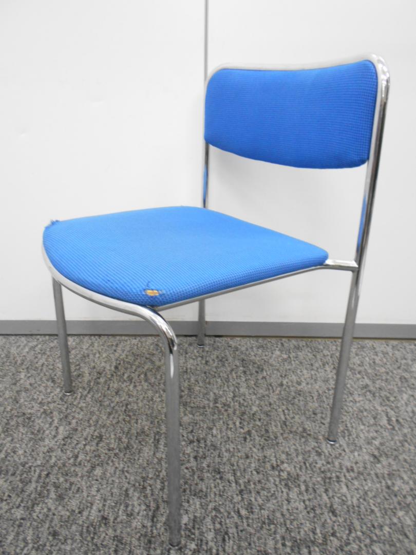 2脚限定特価　コクヨ製スタッキングチェア
                        
                                    中古
            
