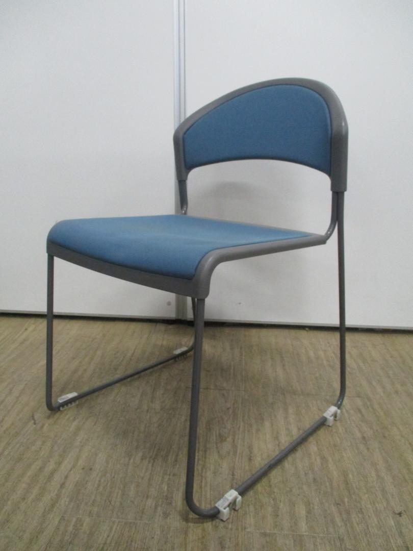 コンパクトな会議室の定番品！重ねて収納できるミーティングチェア入荷！
                        
                                    中古
            