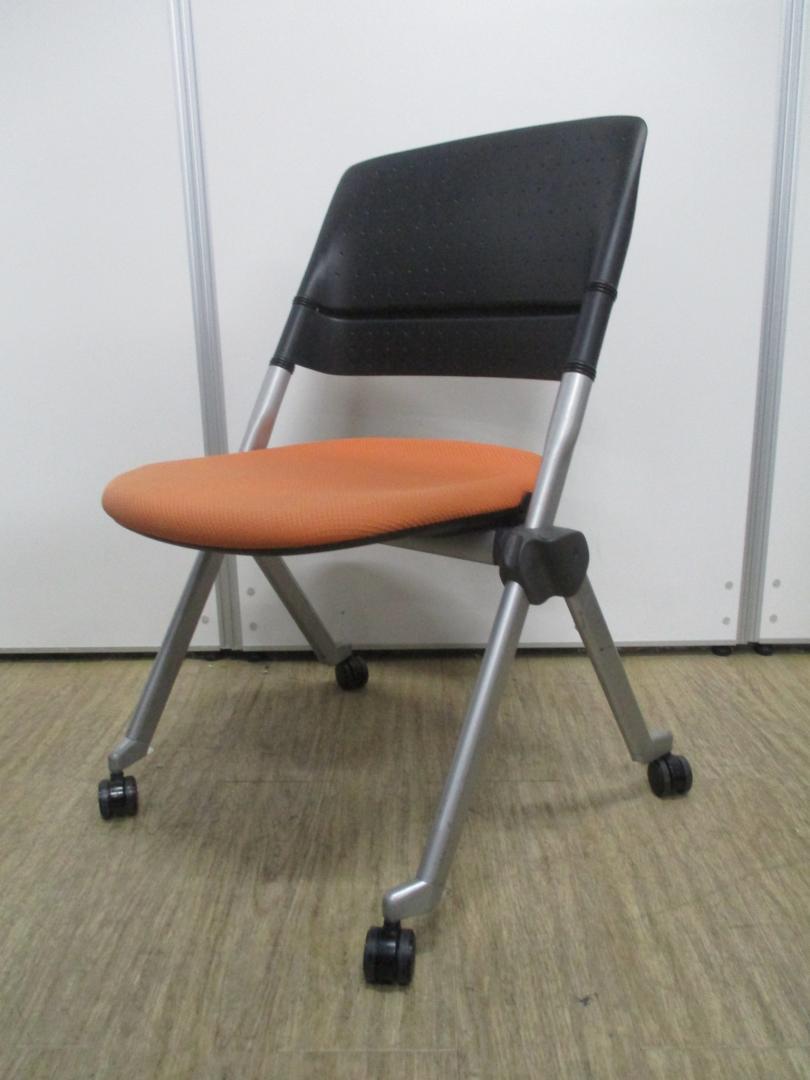 明るいオフィスに最適な会議室用チェア入荷！重ねて収納も可能です。
                        リータ
                                    中古
            