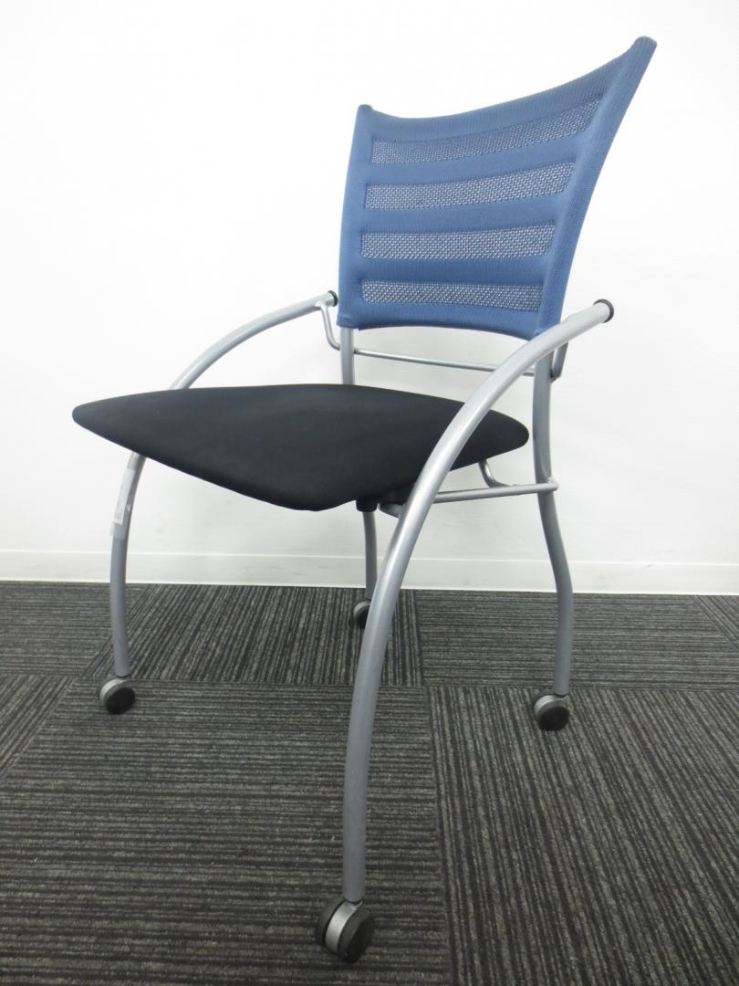 【状態良好】【会議用チェア】背面がおしゃれなミーティングチェア入荷致しました■イトーキ製　■プリエ２【キャスター付き】【相模原・町田店】 
                        プリエ2
                                    中古
            
