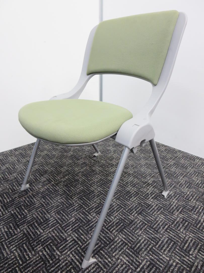 【４脚入荷】■国内メーカーウチダ製スタッキングチェア■シンプルな見た目なのに座り心地抜群！■重ねて収納
                        MX-42
                                    中古
            