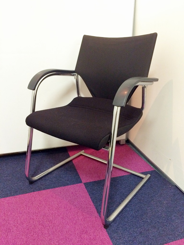 【デザイナーズ家具】～モダスチェアが入荷しました　若干使用感があるのでお安め価格　1点限り～
                        モダス
                                    中古
            