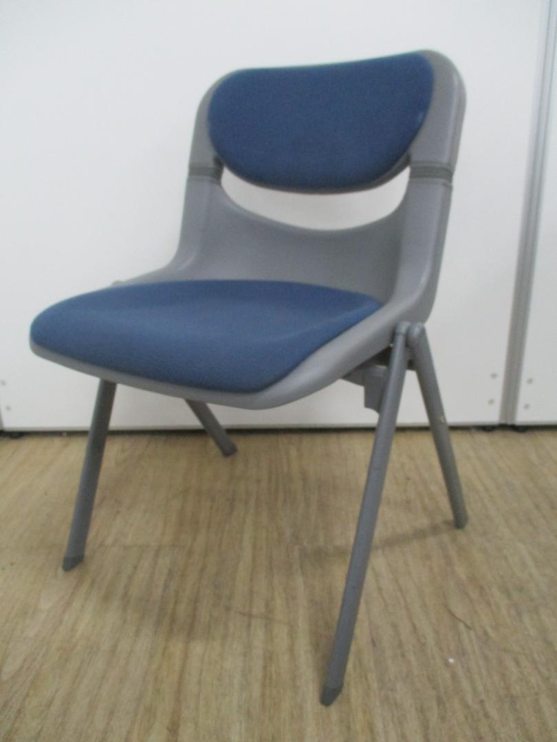 【ロット品】会議室・セミナー室にお勧めの重ねて収納可能なブルーのチェアが入荷しております！
                        ドーサルⅡ
                                    中古
            