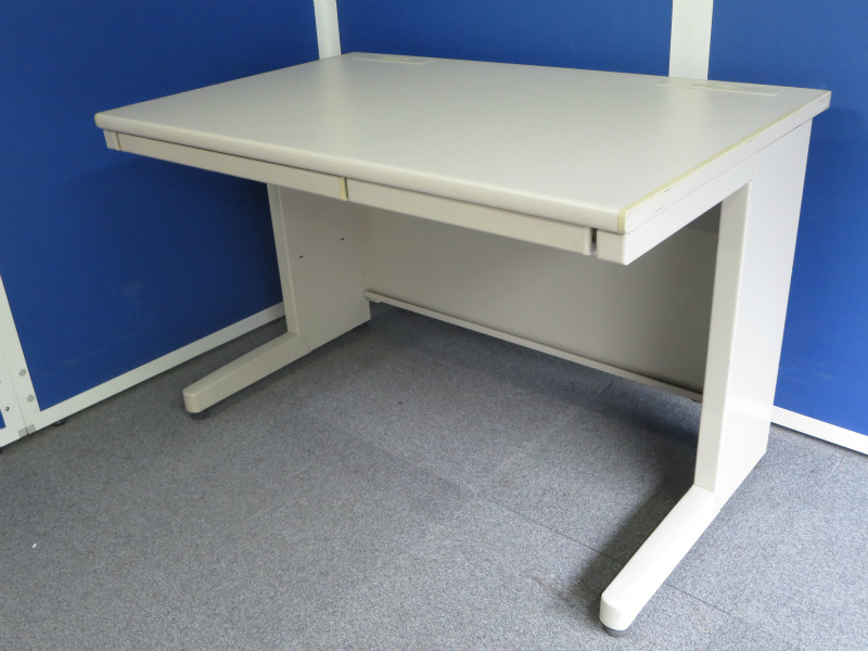 【使いやすい！スタンダードなデザイン！】■コクヨ製　平デスク　W1100mm【大量入荷でお買い得！】
                        BS
                                    中古
            