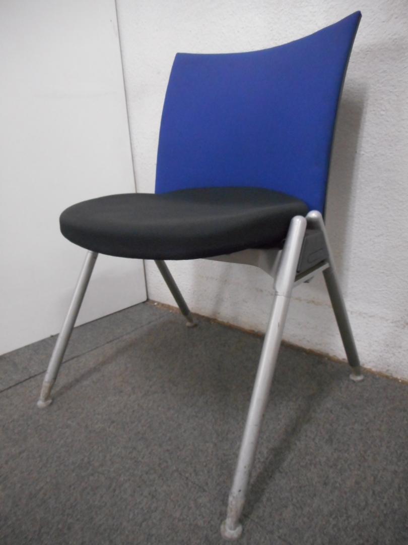 【4脚入荷しました！】【収納出来てコンパクト！！】【国内メーカー製で頑丈!】　中古チェアー
                        MX-310
                                    中古
            