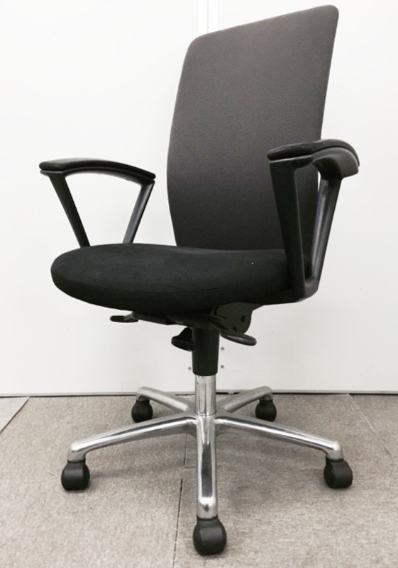 【大量入荷】会議室のチェアにもおすすめなハイバックチェア！座面・背面ともに張りがあり、しっかりとした作りです！
                        ブロス
                                    中古
            