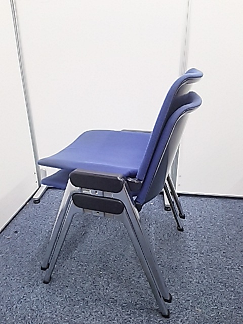 中古】 コクヨ/KOKUYO スタッキングチェア 166644 - 中古