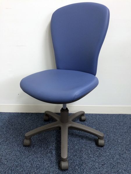 【限定1脚】ビニール素材　安心できる国内メーカー品
                        レグノ
                                    中古
            