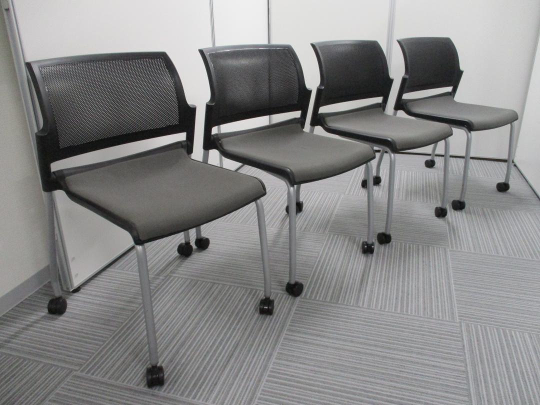 ネスティングチェア〜落ち着いたグレー！【省スペースで便利】 
                        FM-310
                                    中古
            