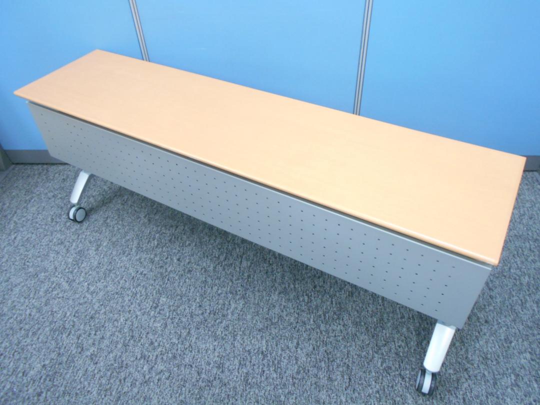 しっかりとしたサイドスタックテーブルを御探しなら内田洋行製がおススメ。
                        
                                    中古
            