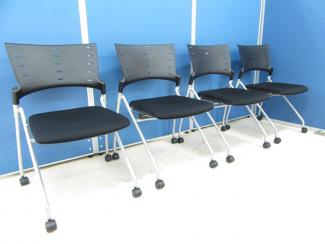 [4脚セット]イトーキ マノス(MANOSS)チェア■会議や研修・セミナー等での使用におすすめ!!■畳んで収納可能で後片付けもスムーズ!![状態良好][ネスタブル]
                        マノス
                                    中古
            