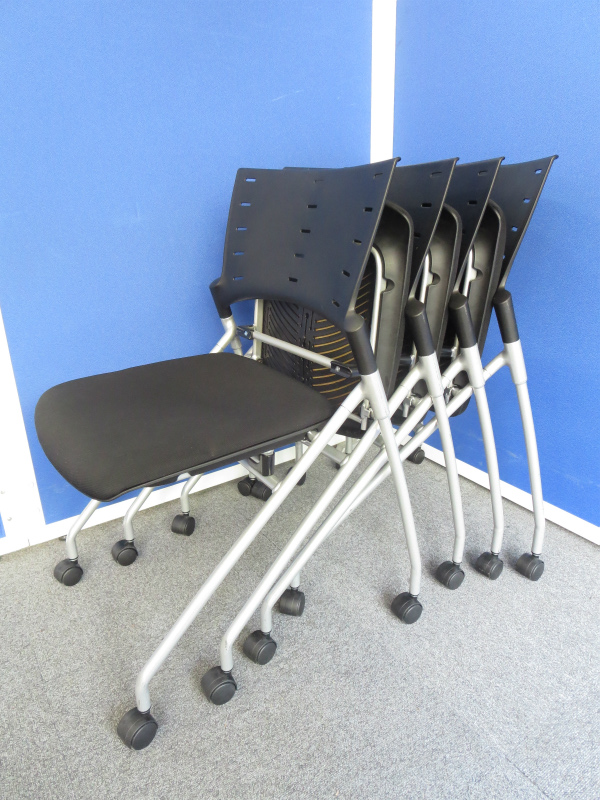 【お得な４脚１セット！】ミーティング用におすすめ！！【１脚ずつ買うよりもお得です！】
                        マノス
                                    中古
            