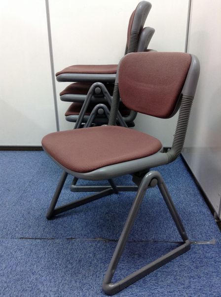 【クッション性、背もたれ機能抜群！】4脚1セット価格でお得ですので早い者勝ち！！
                        バーテブラ
                                    中古
            