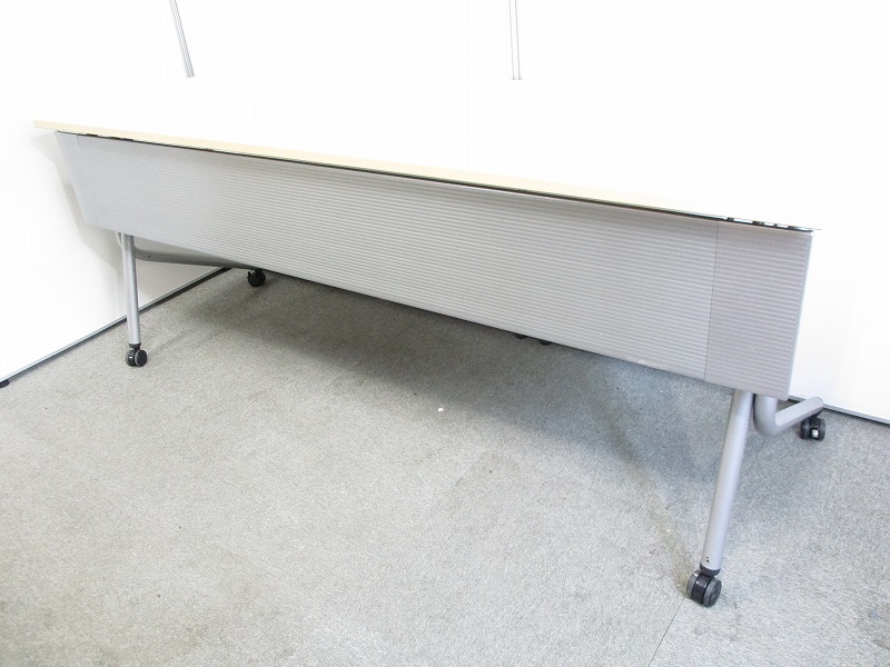 【会議用テーブル】オカムラ製のスタックテーブル　ナチュナルカラーがロット入荷です！【中古オフィス家具】
                        ネスティア
                                    中古
            