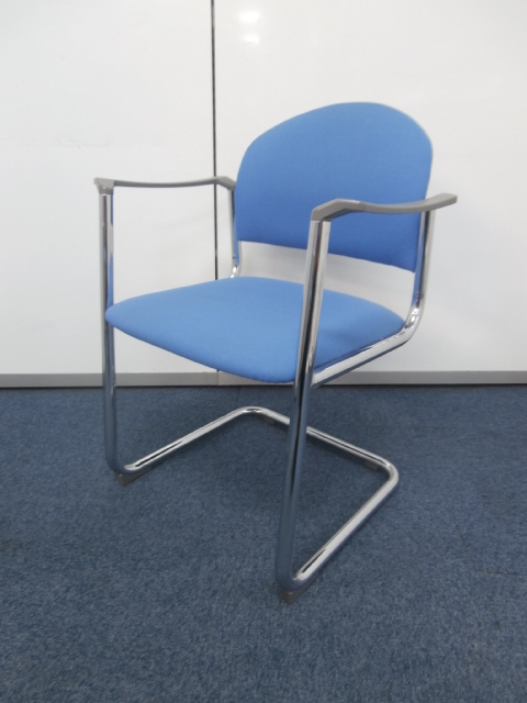 【４脚限定入荷！！ライトブルーのミーティングチェア！！】
                        
                                    中古
            