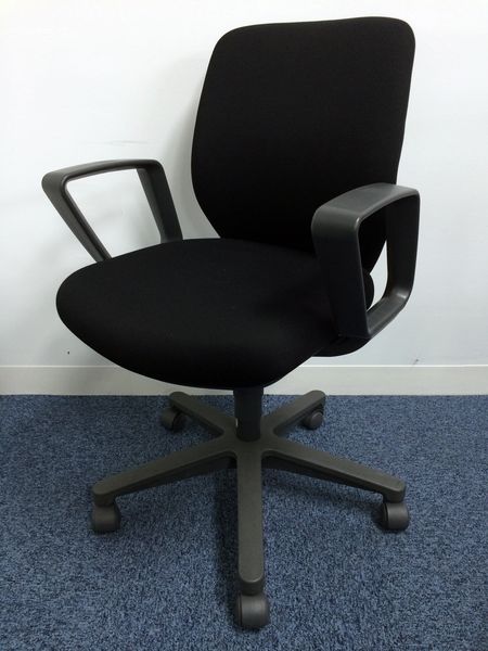 サークル肘　すわり心地抜群セディスタ
                        セディスタ
                                    中古
            