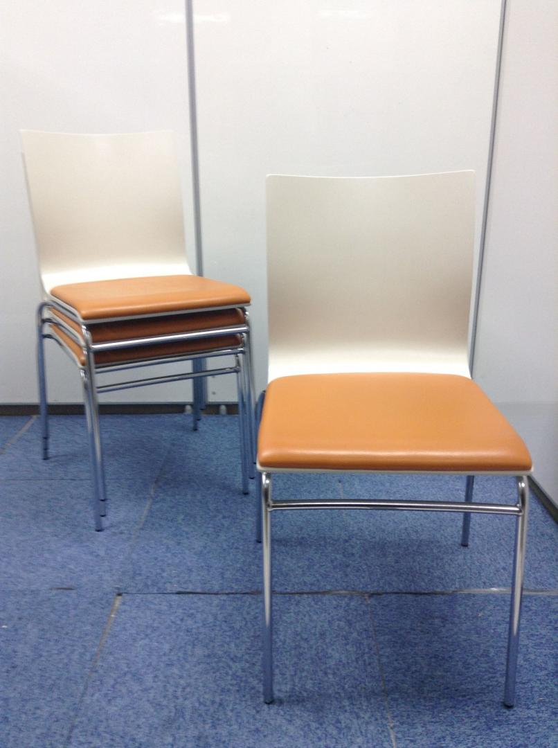 【4脚1セット特別価格】オシャレなレザー張り！
                        
                                    中古
            