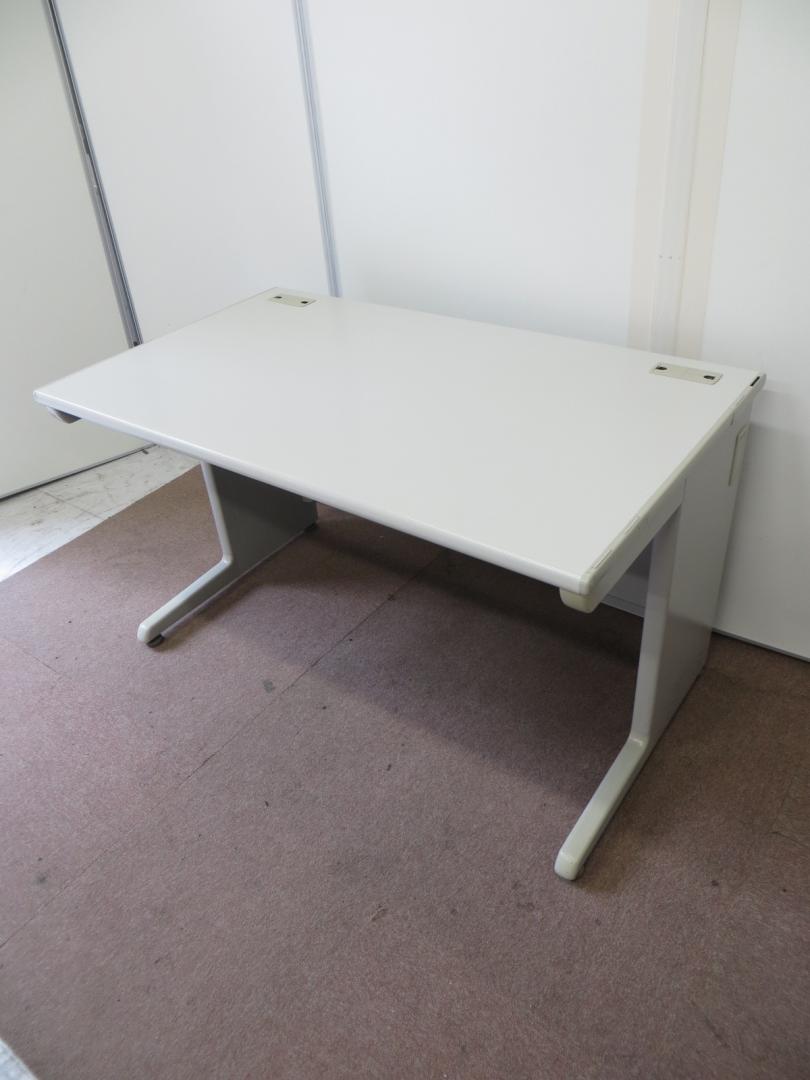 【1台入荷！】幅1200mmのオフィス定番平机！状態良好です！【中古オフィス家具】
                        SDデスクシステム
                                    中古
            