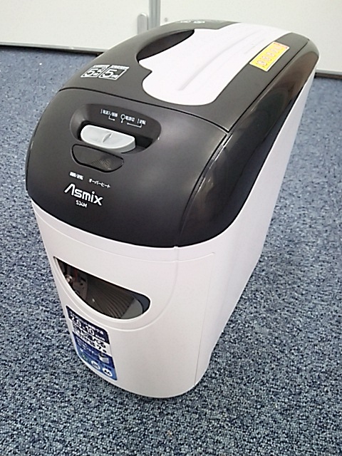 【メーカー取り寄せ品】個人事務所や小規模オフィスにオススメのコンパクトシュレッダー【コンプライアンス対策】
                        S34M
                                    新品
            