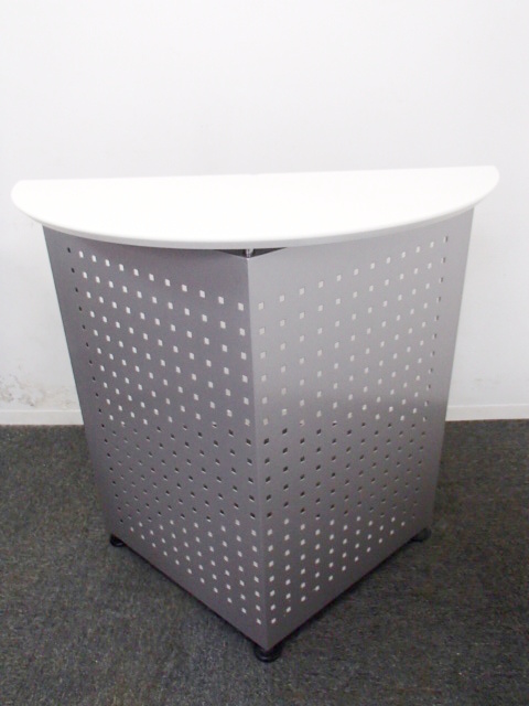 【限定1台】｜受付カウンター｜ホワイト×シルバー｜シンプルなデザイン
                        
                                    中古
            