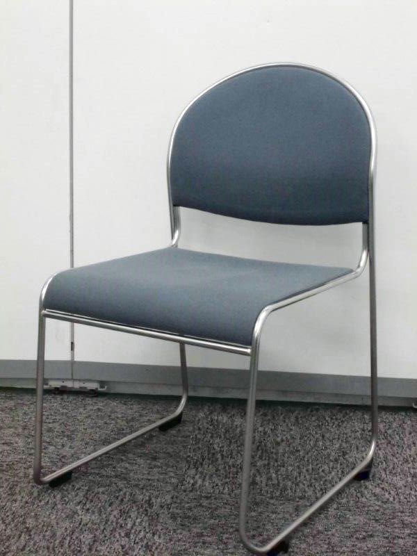 【残り4脚】シンプルで大人しめなカラーリングが使う場所を選ばないスタッキングチェア
                        
                                    中古
            