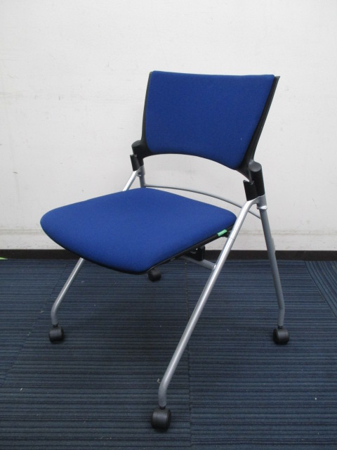 【定番のブルー】 マノスチェア(キャスター付き)｜積み重ねずコンパクトに【セット商品】
                        マノス
                                    中古
            