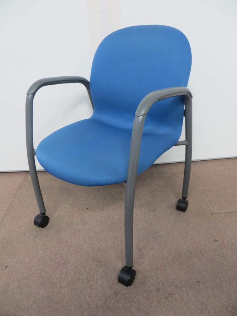 【6脚入荷！】休憩室や会議室におすすめ！【中古オフィス家具】
                        
                                    中古
            