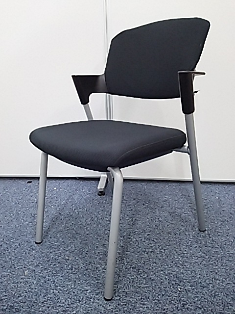 【スタッキング可能のコクヨ製チェア】残りわずか！
                        プロッティ
                                    中古
            