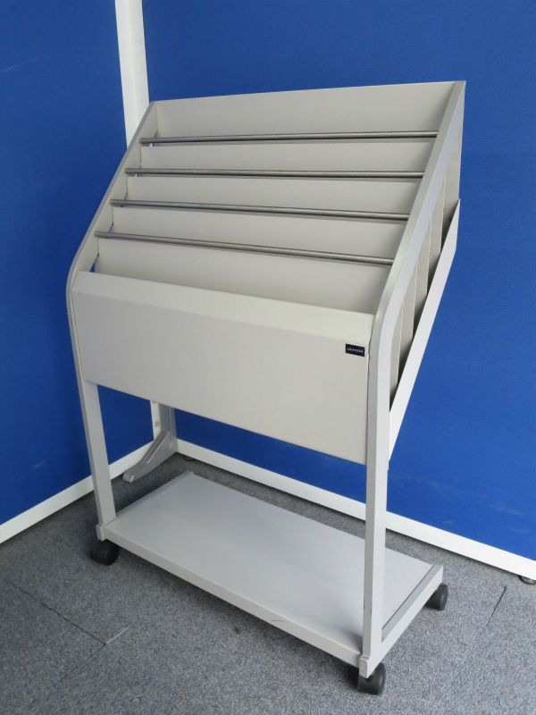 【限定1台のみ！】新聞や雑誌の収納に大活躍間違いなし！【安心の国内メーカー】
                        
                                    中古
            