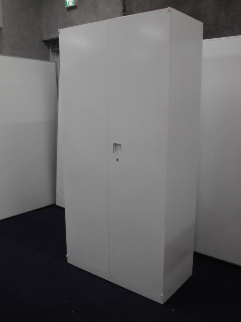 【ユニバーサルデザイン】オカムラ製レクトライン｜ワードローブ｜ホワイト【鍵付き】
                        レクトライン
                                    中古
            