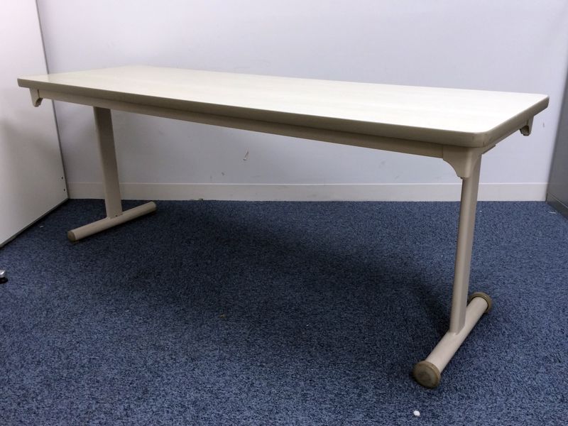 片面キャスター付の為運ぶとき楽々ですよ！！
                        
                                    中古
            