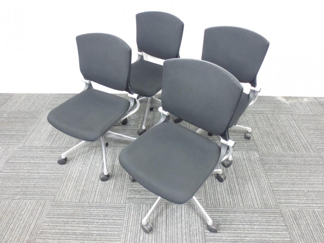 【専門業者によりクリーニング済み】【4脚セット】【スタイリッシュなミーティングチェア】【オカムラ製】【グラータチェア】 人気のミーティングチェア入荷しました！1セット限り！
                        グラータチェア(Grata)
                                    中古
            