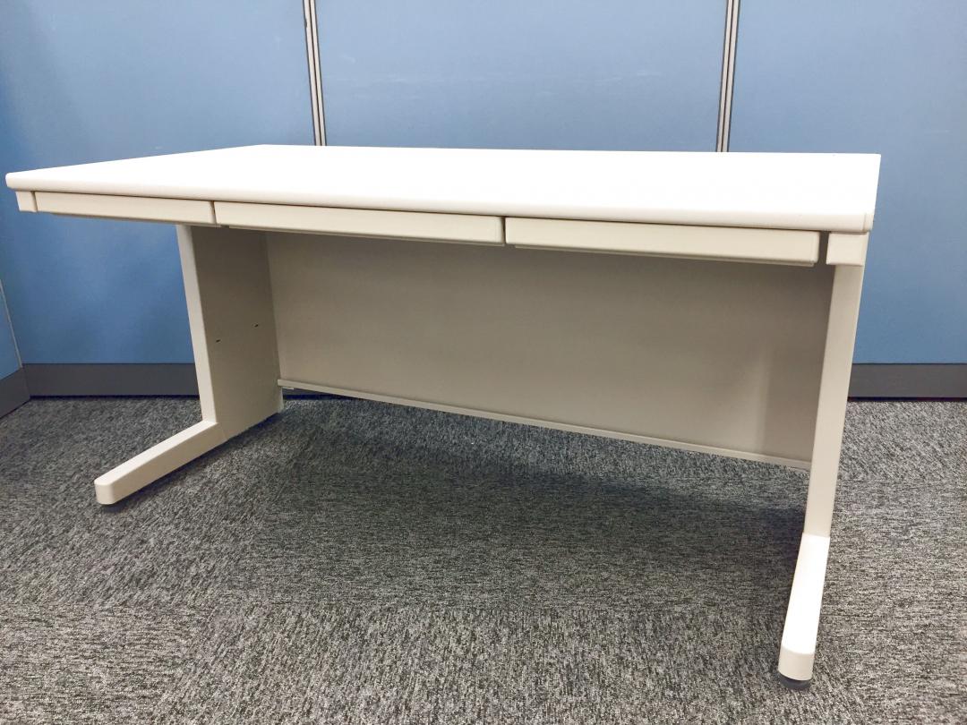 【9台入荷】ワイドタイプの平机で作業もしやすく業務効率アップ
                        新BS
                                    中古
            