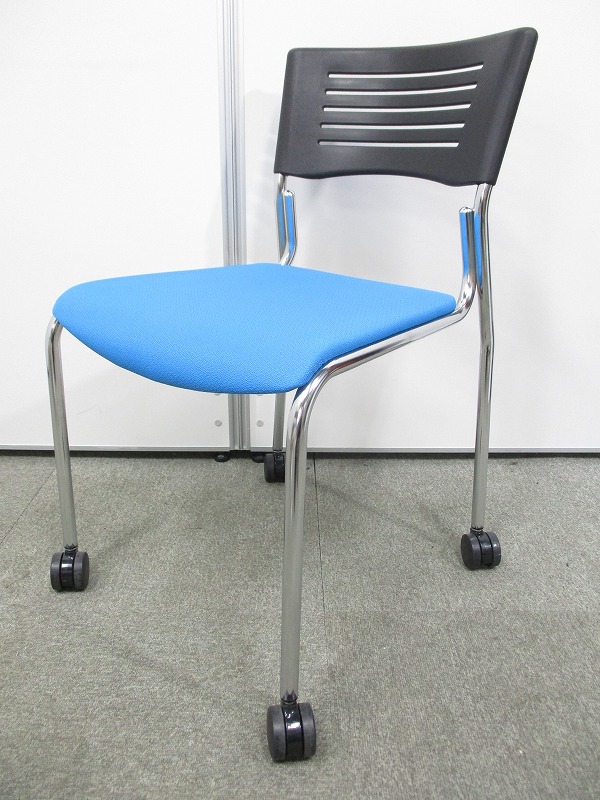 【大量入荷15脚！状態良好！】キャスター付で、重ねらる優れもの！
                        
                                    中古
            