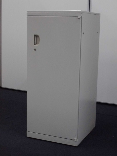 【片開き書庫】オフィスのデットスペースにこの収納家具はいかがでしょう？【鍵付】
                        SA
                                    中古
            