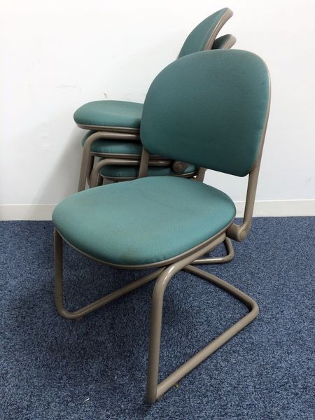 ４脚1セット限定1セット　基本のミーティングテーブルといかがでしょうか？
                        
                                    中古
            