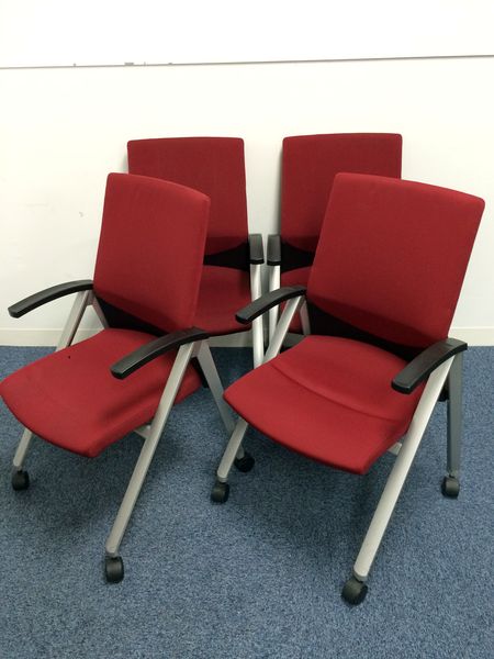 4脚1セットミーティングチェアと一緒にテーブル・カウンターいかがでしょうか！
                        
                                    中古
            