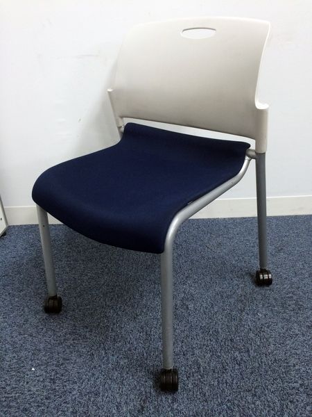 【限定7脚】汚れの目立ちにくいネイビー色！
                        
                                    中古
            