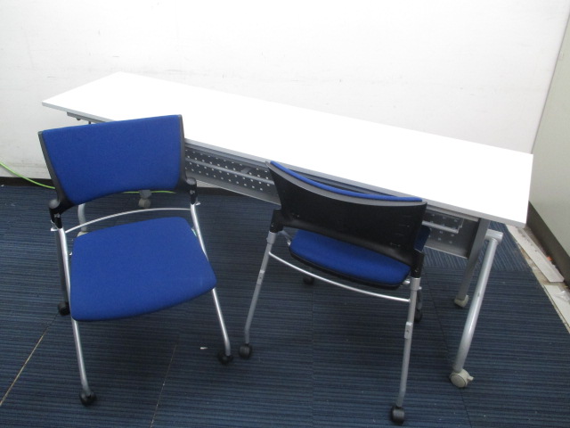 【ミーティングセット2】■4セット揃います！■サイドスタックテーブル+ネスティングチェアのセット！【おつとめ品】
                        
                                    中古
            