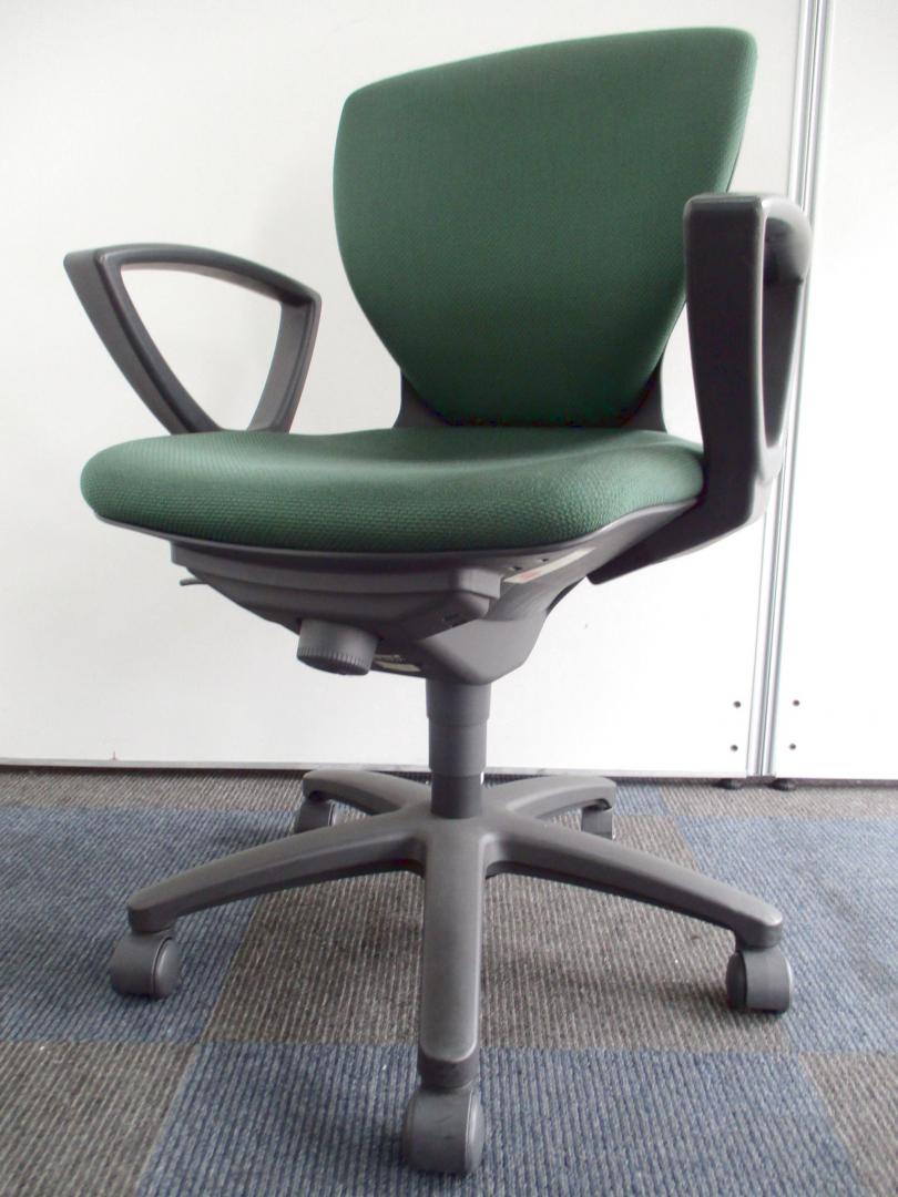 【残り1脚の為お安く!!】独特なフォルムが背中を支えます!!【通常￥9,000-⇒￥￥5,000-に!!】Nu
                        ジオナード
                                    中古
            