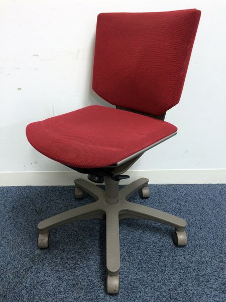 【特別価格】鮮やかなレッド色　11脚揃います！不動産業の方などお勧めです！
                        トリノ
                                    中古
            