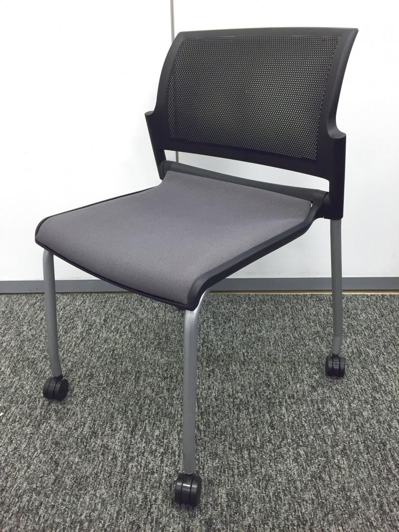 【20脚入荷】会議用チェア　キャスター付で移動もラクラク！！
                        
                                    中古
            