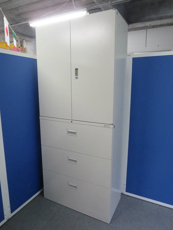 ■オカムラ　両開き＋3段ラテラル書庫セット　H2100mmタイプ
                        42
                                    中古
            