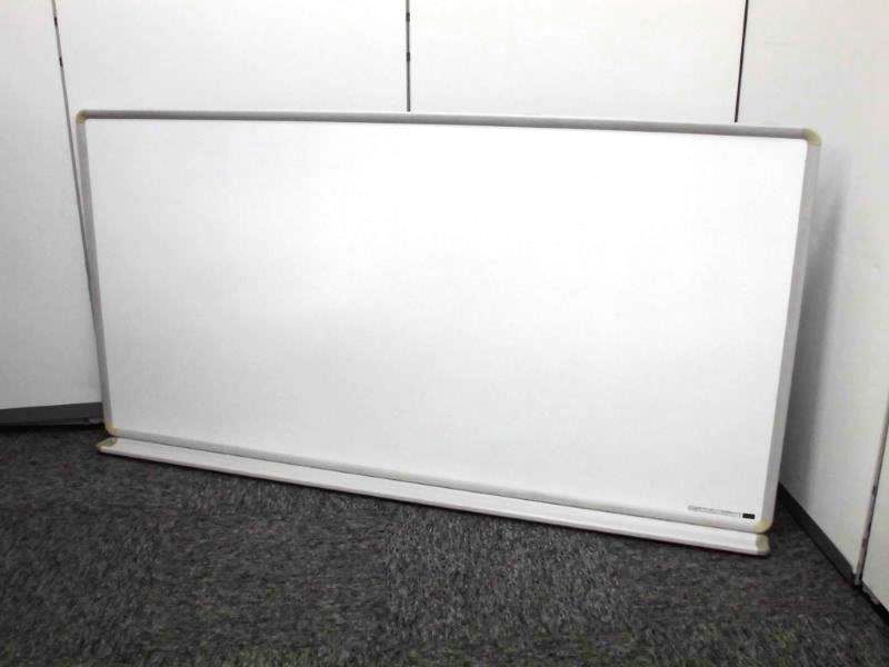 設置スペースがかさばらない横幅1800mmの壁掛け片面ホワイトボード※1ヶ所傷有り
                        
                                    中古
            