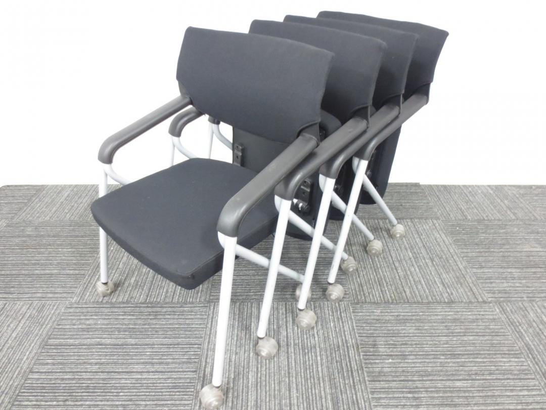 【専門業者によりクリーニング済み】【レア商品！当店一押しのミーティングチェア】Dauphin （ドーファン）製|ネスティングチェア|4脚セット商品【座面が広くゆったりと座れて肘かけ付です】
                        Dauphin （ドーファン）製
                                    中古
            