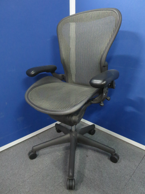 中古】アーロンチェア AE 123 AWB AJ G1 BBFP Herman Miller/ハーマンミラー 肘付ハイバックチェア 168984 -  中古オフィス家具ならオフィスバスターズ