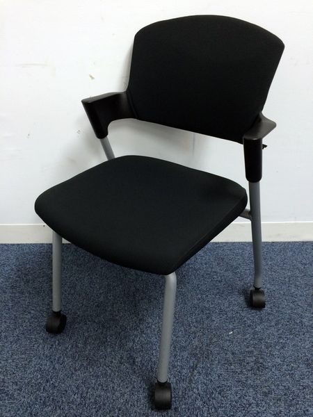 【4脚入荷】完売必至の人気シリーズチェア！！　セットでのご購入がお勧めです！！
                        プロッティ
                                    中古
            