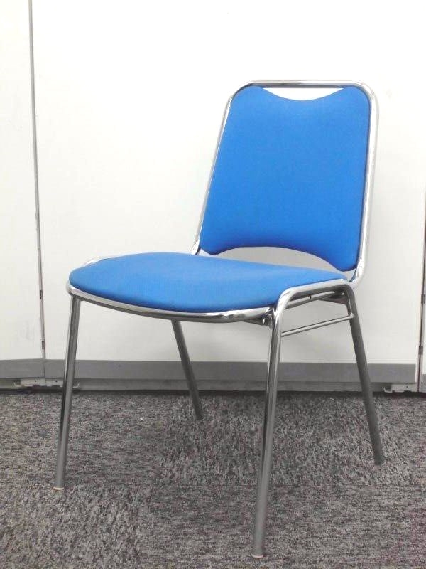 会議室やミーティングスペースで大活躍のスタッキングチェアのご紹介です
                        
                                    中古
            