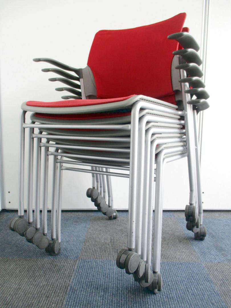 【お得な5脚セット!!】ミーティング用では珍しい肘付き仕様!!【重ねて収納可能です!!】Nu
                        フォルマ
                                    中古
            